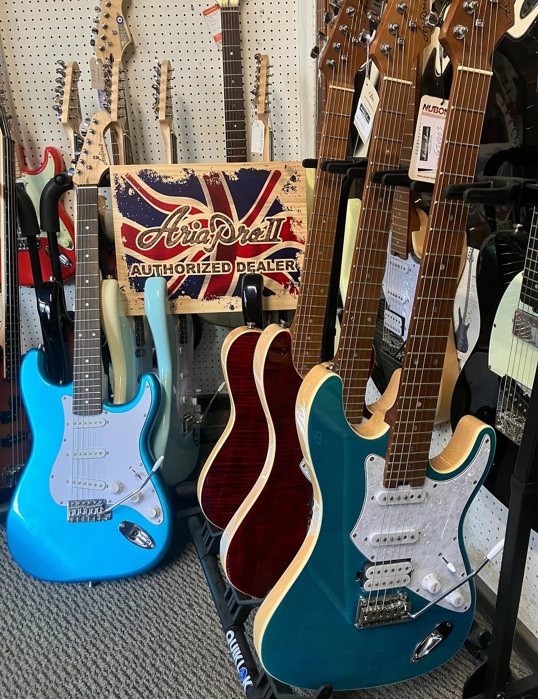 Modern Music Shop - Aria Pro Dealer